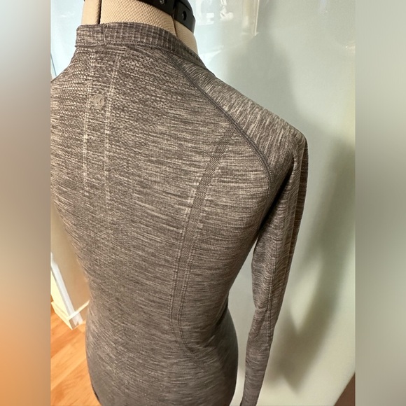 Lululemon Swift Tech tee - Picture 8 of 9